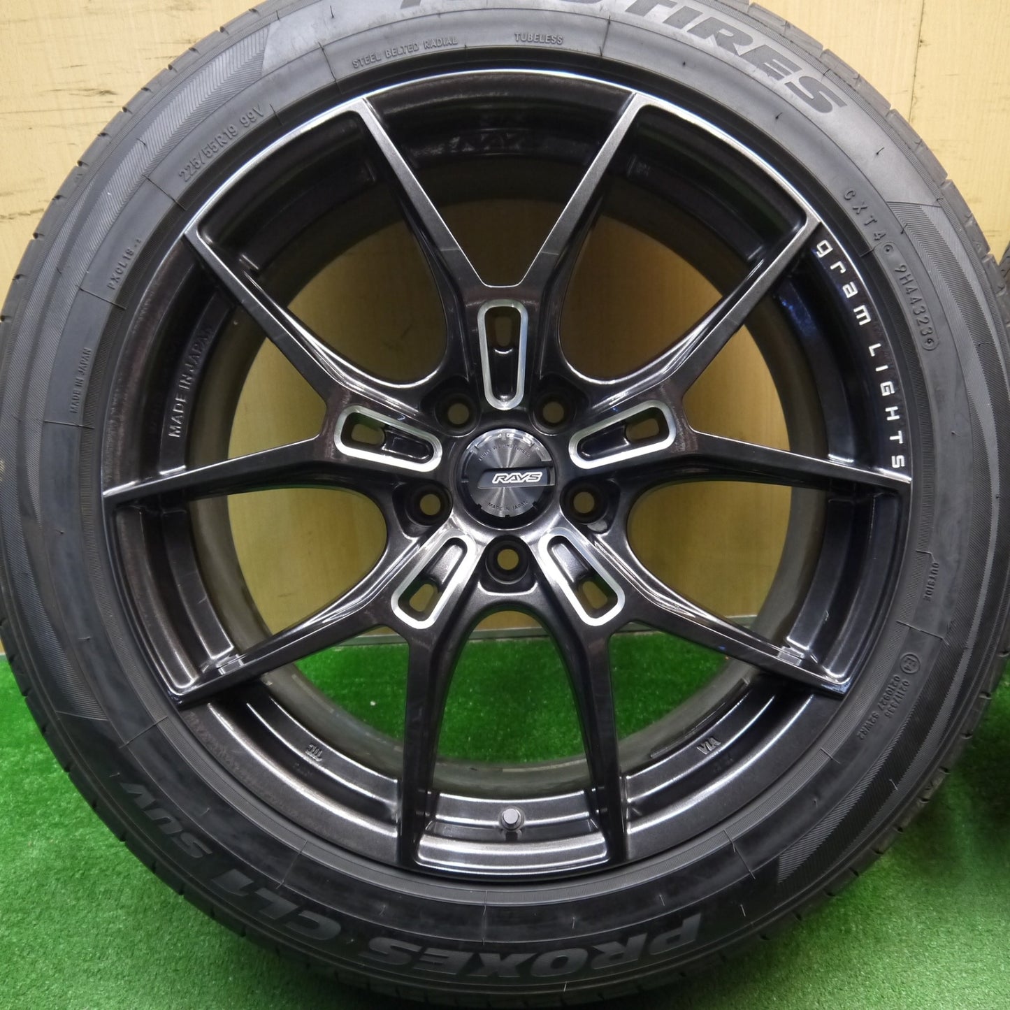 [送料無料] バリ溝！23年！キレイ！9.5分★RAYS gram LIGHTS GL-57FXZ 225/55R19 トーヨー プロクセス CL1 SUV 19インチ レイズ グラムライツ PCD114.3/5H★5032102Hノ