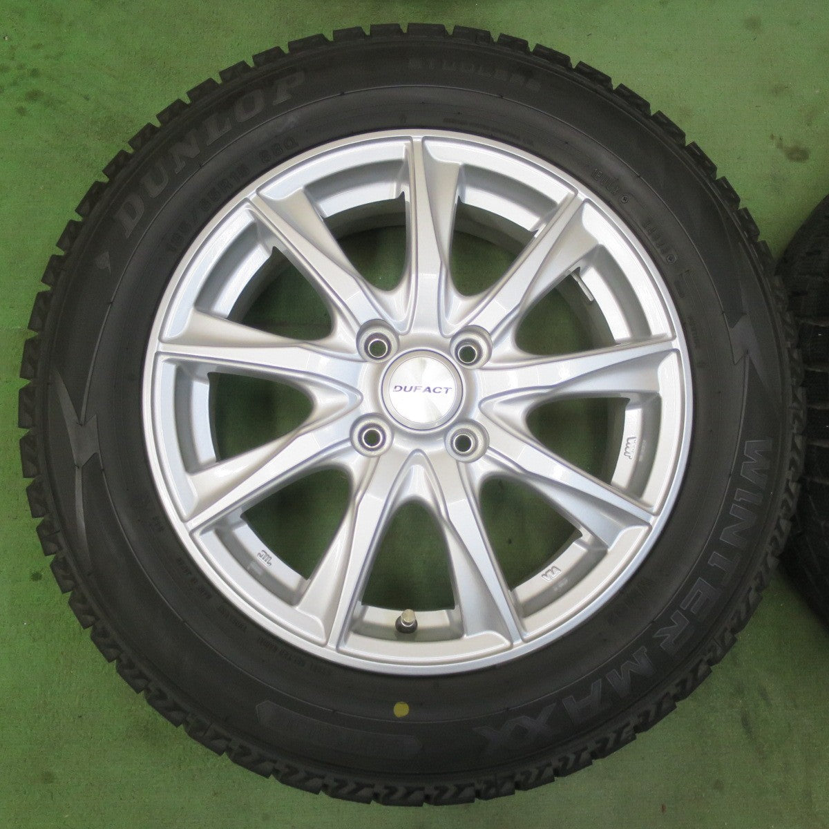バリ溝！23年！キレイ！9.5分★スタッドレス 185/65R15 ダンロップ ウインターマックス WM02 DUFACT デュファクト 15インチ PCD100/4H★6031111イス