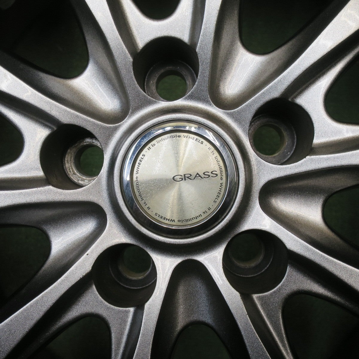 バリ溝！キレイ！9.5分★スタッドレス 225/65R17 ヨコハマ アイスガード G075 GRASS グラス 17インチ PCD114.3/5H★6031801NJス