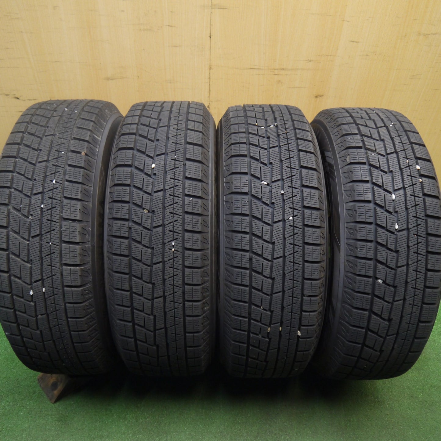 ほぼ未使用！24年！キレイ★プリウス 等 195/65R15 スタッドレス ヨコハマ アイスガード iG60 BALMINUM TR10 バルミナ 15インチ PCD100/5H★6012006Hス