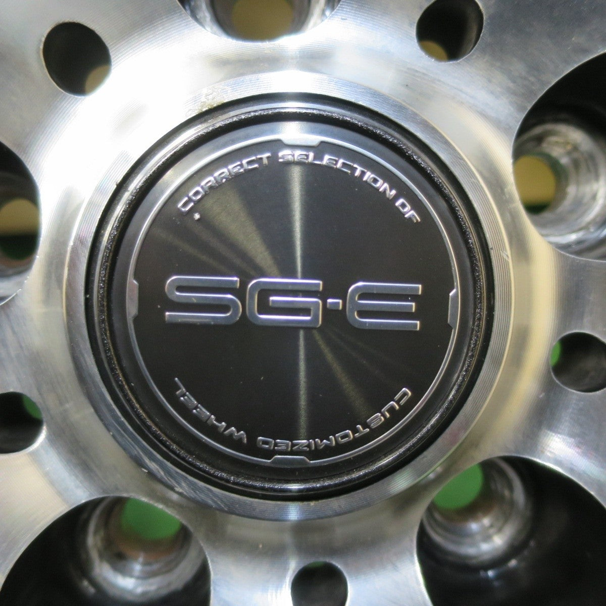 バリ溝！9.5分以上★スタッドレス 225/65R17 ピレリ アイスアシンメトリコ プラス SG-E 社外 アルミ 17インチ PCD114.3/5H★5031301イス