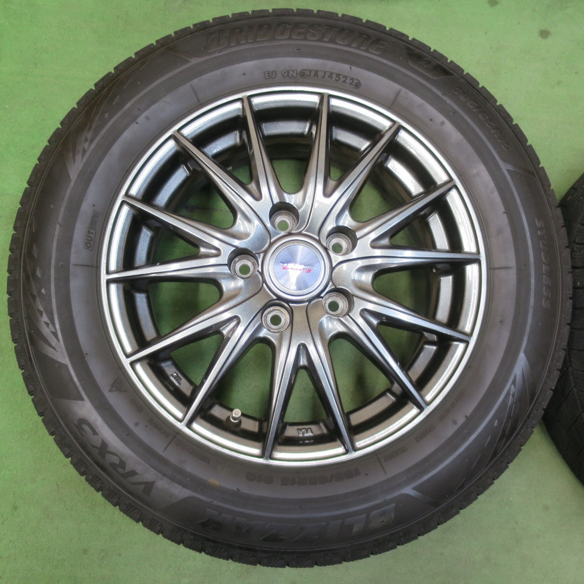 キレイ！22年★スタッドレス 195/65R15 ブリヂストン ブリザック VRX3 VELVA SPORTZ ヴェルヴァ 15インチ PCD114.3/5H★5123105イス
