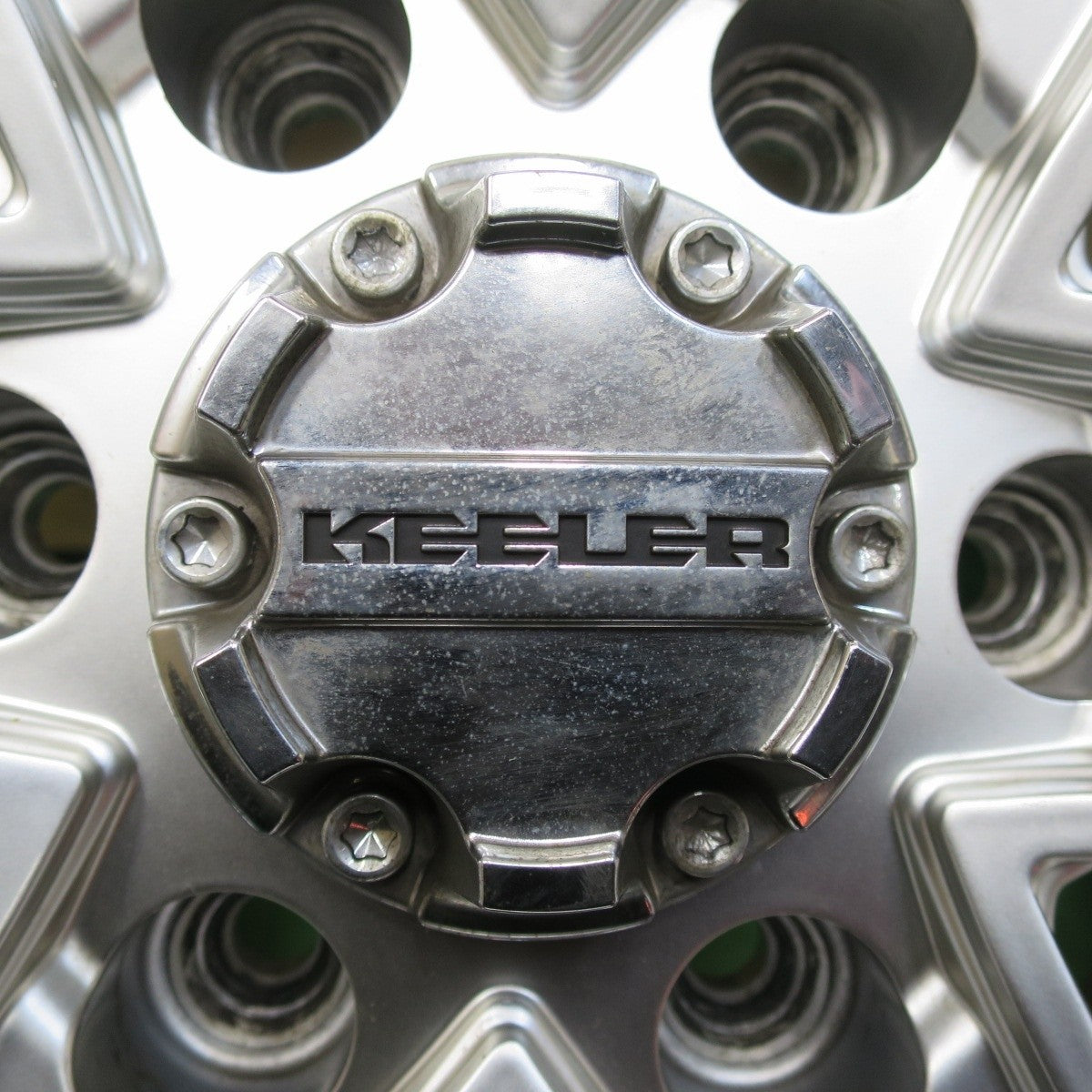 バリ溝！22年！キレイ！9.5分★KEELER 265/65R17 スタッドレス ダンロップ ウインターマックス SJ8 キーラー 17インチ PCD139.7/6H★5022303IMス