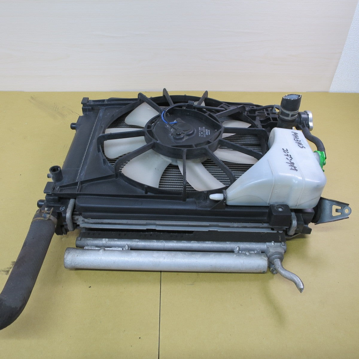 ♪スズキ MH34S ワゴンR 純正 DENSO ラジエーター N-09 88kPa 222000-7211 電動 ファン 065000-3390 デンソー カー パーツ♪ [送料無料]