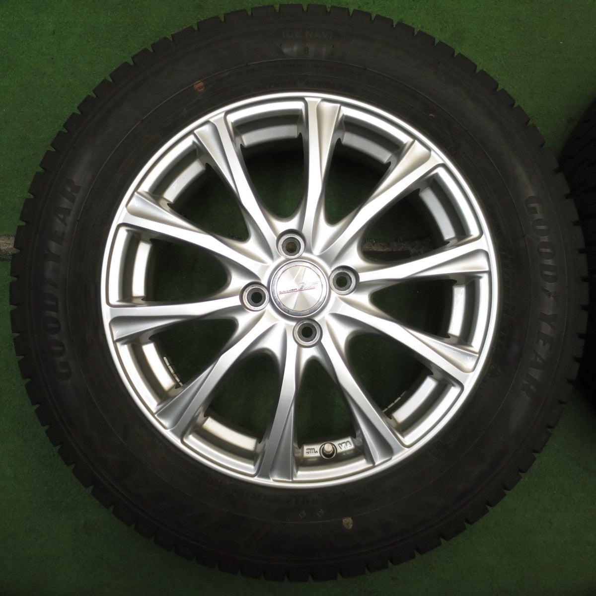 キレイ！21年★スタッドレス 195/65R16 グッドイヤー アイスナビ8 ILLUGA 16インチ PCD100/4H★5062102NJス