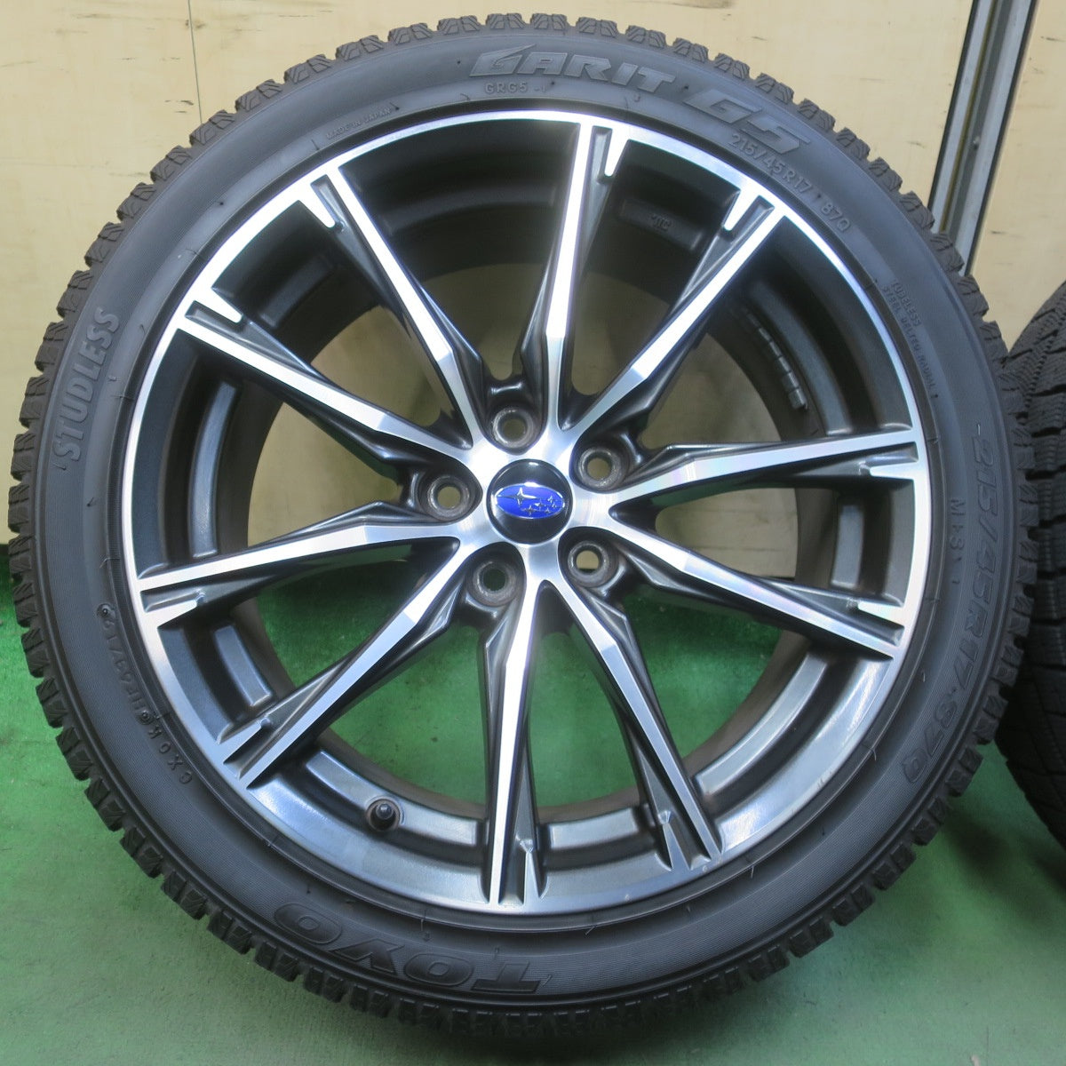 バリ溝！9.5分◎スバル ZC6 BRZ トヨタ 86 純正 215/45R17 スタッドレス トーヨー ガリット G5 17インチ PCD100/5H◎6072303イス