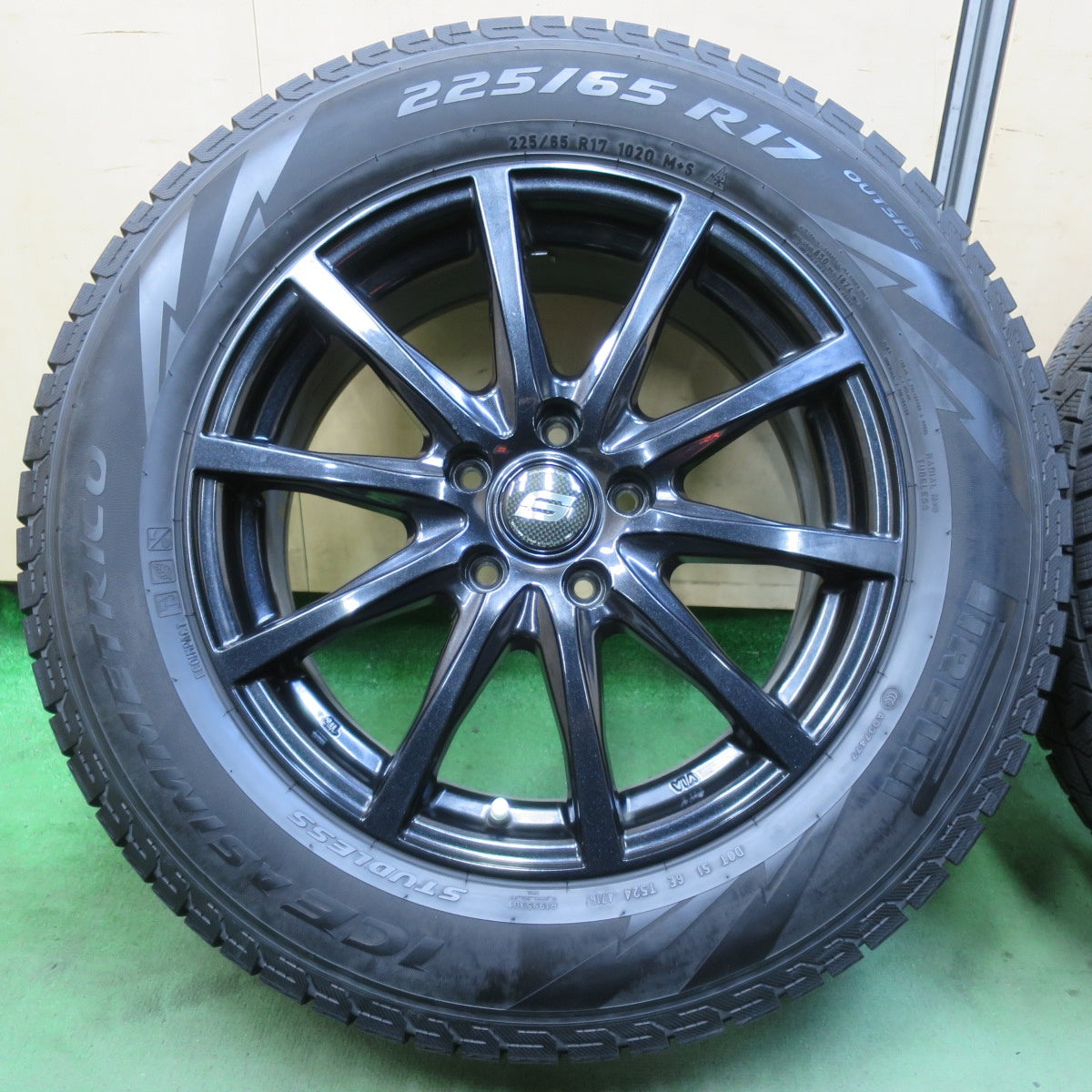 キレイ★スタッドレス 225/65R17 ピレリ アイスアシンメトリコ STRANGER ストレンジャー 17インチ PCD114.3/5H★5112812イス