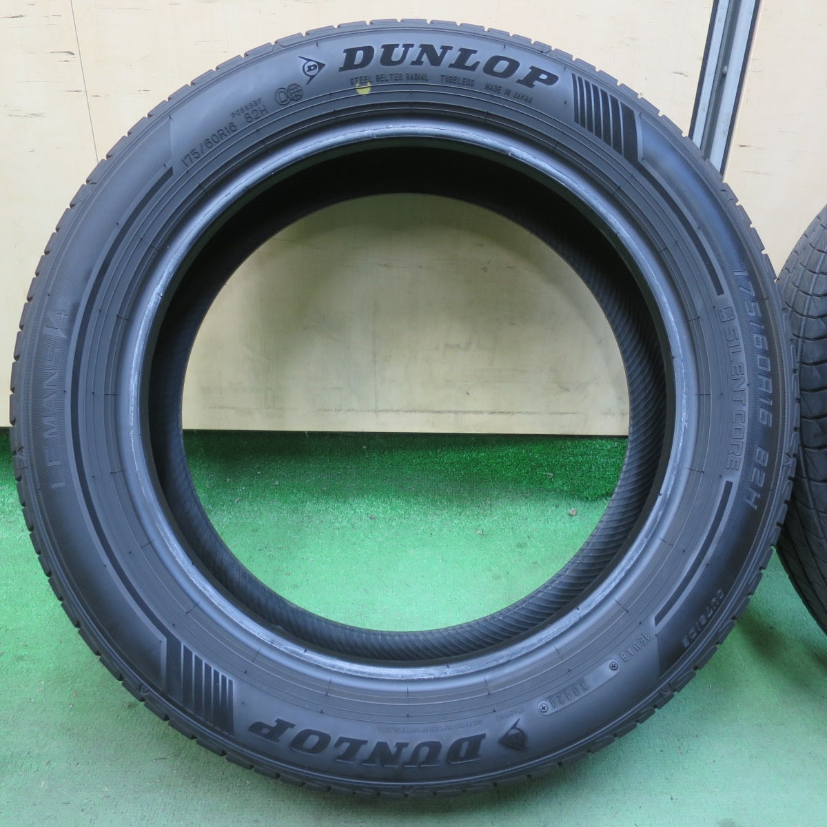 バリ溝！24年！9.5分★175/60R16 ダンロップ LE MANS V+ ルマン5+ タイヤ 16インチ コンパクトカー 等★6011907イノタ
