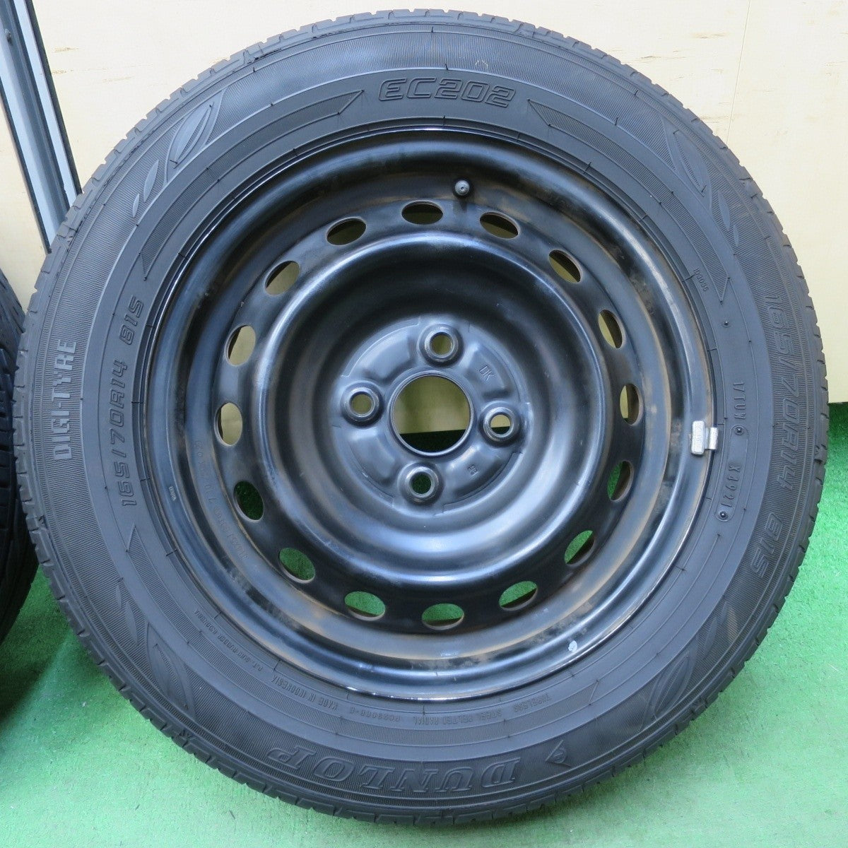 超バリ溝！21年！ほぼ10分★165/70R14 ダンロップ EC202 スチール ホイール 14インチ PCD100/4H★5040803イノ