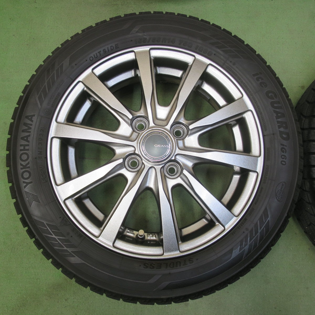 バリ溝！22年！キレイ！8.5分★スタッドレス 155/65R14 ヨコハマ アイスガード iG60 GRASS グラス 14インチ PCD100/4H★6051807イス