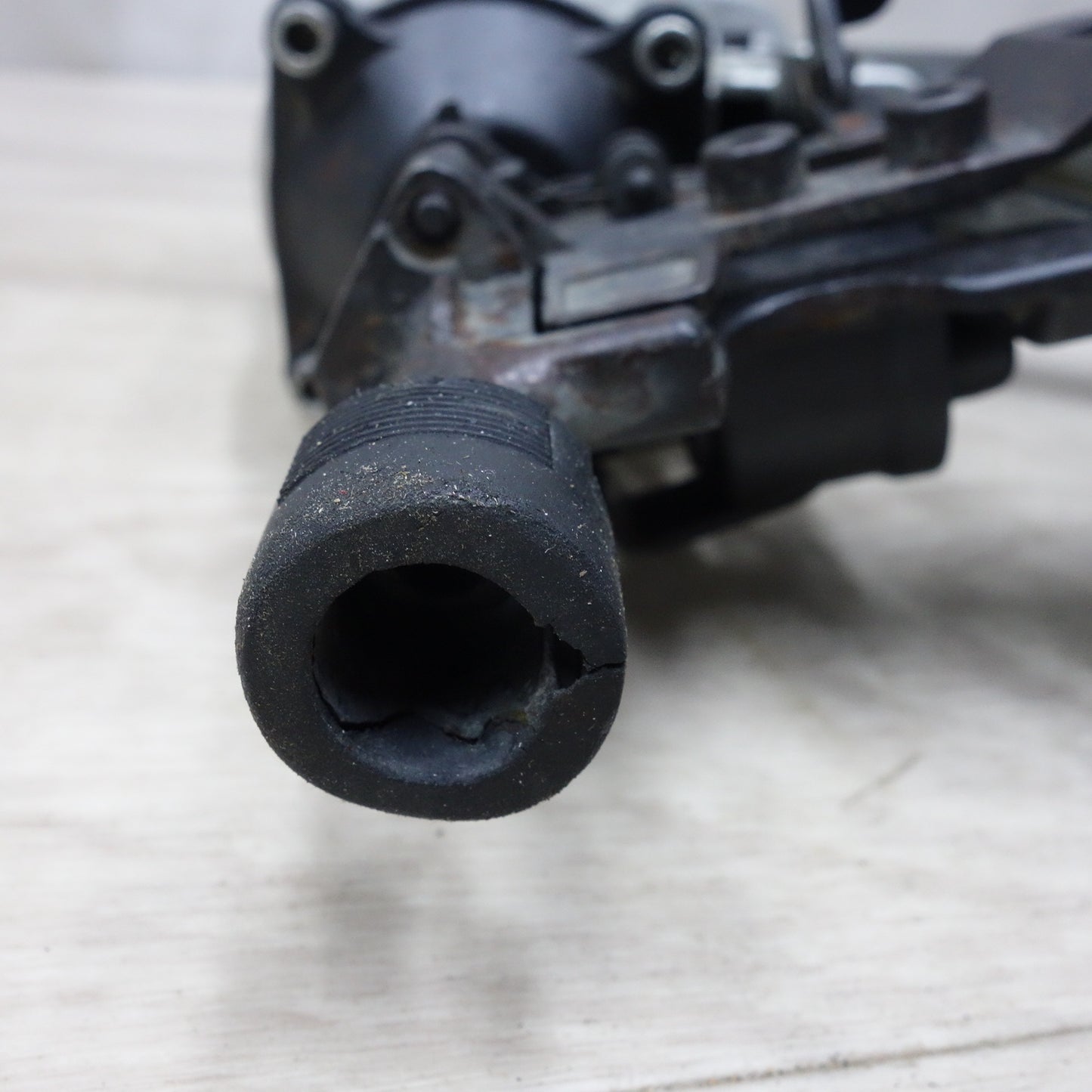 [送料無料] ◆マキタ サイディング用 50mm 常圧 エア 釘打ち機 AN552 ケース付き エア 工具 ①◆