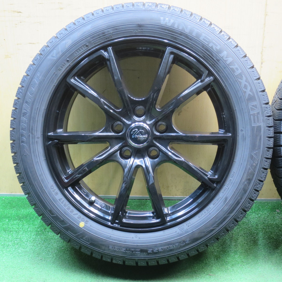バリ溝！9.5分★スタッドレス 205/55R17 ダンロップ ウインターマックス 03 Verthandi ヴェルザンディ 17インチ PCD114.3/5H★6042404NJス
