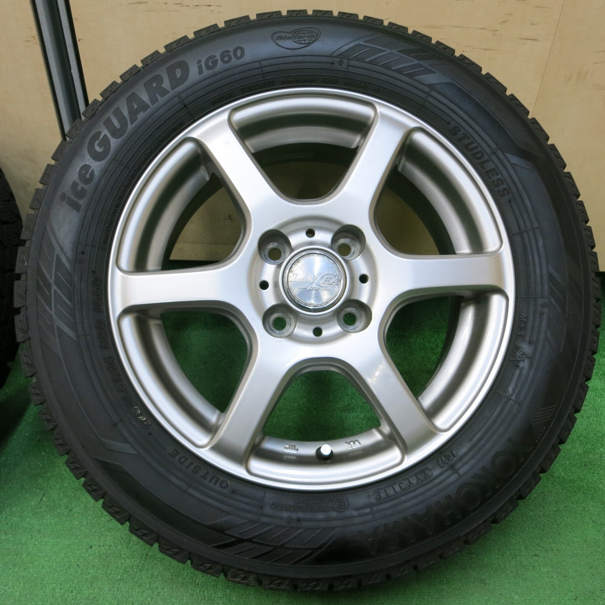 *送料無料* バリ溝！キレイ！ほぼ10分★スタッドレス 175/65R14 ヨコハマ アイスガード iG60 LAYCEA -02- レイシア 14インチ PCD100/4H★4052404イス