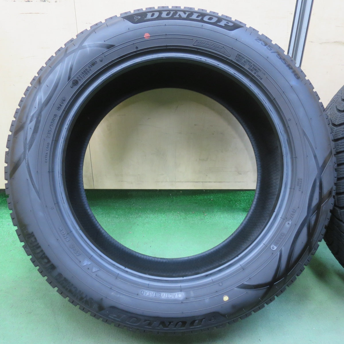 バリ溝！24年！ほぼ10分★235/55R18 ダンロップ SYNCHRO WEATHER オールシーズン 18インチ タイヤ ハリアー レクサス NX 等★6061501イスタ