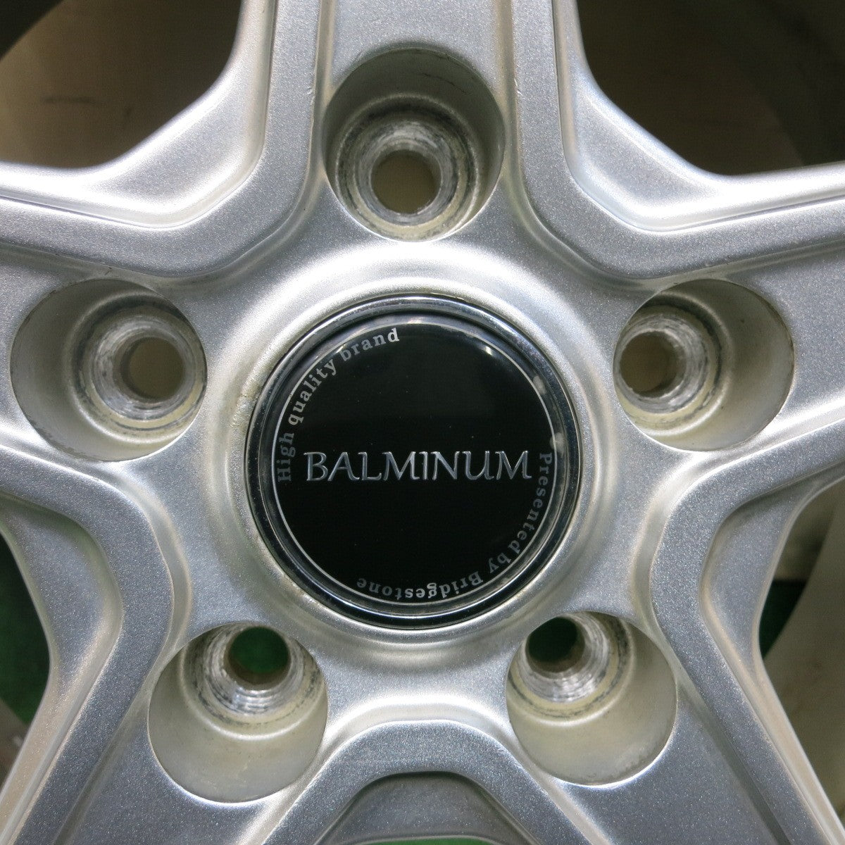 [送料無料] バリ溝！22年！キレイ！9.5分★スタッドレス 205/60R16 ブリヂストン ブリザック VRX2 BALMINUM バルミナ 16インチ PCD114.3/5H★4110811SYス