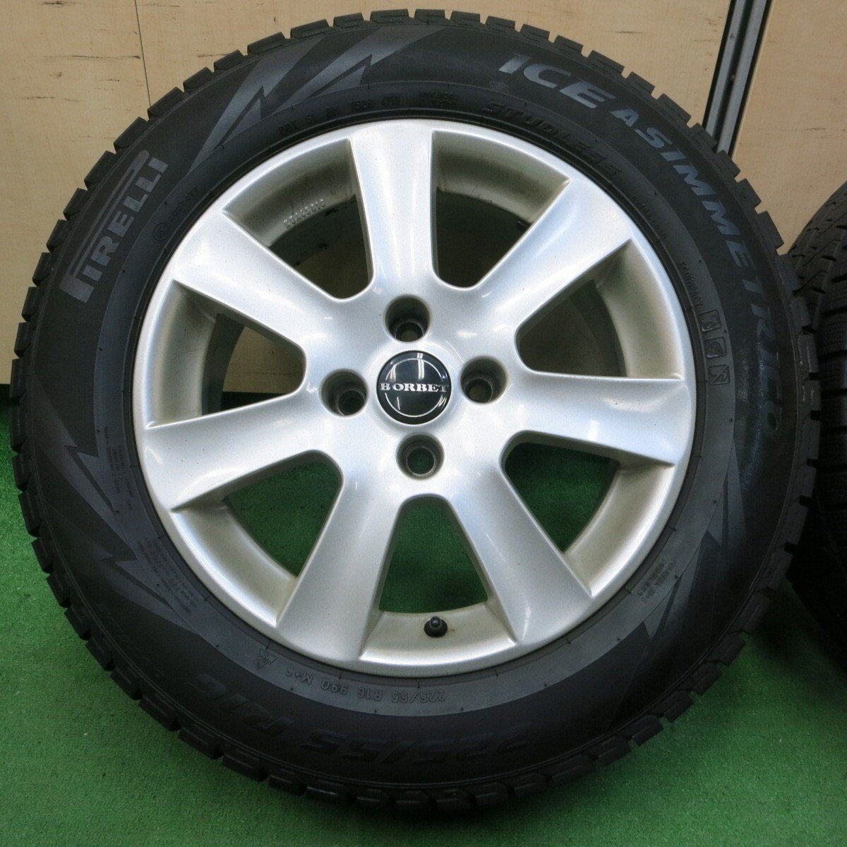 バリ溝！8.5分★プジョー等 BORBET 225/55R16 スタッドレス ピレリ アイスアシンメトリコ ボルベット PCD108/4H★4052810イス