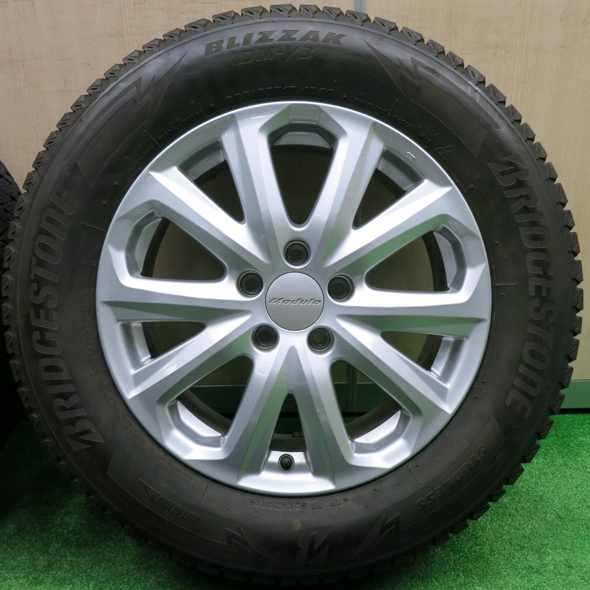 [送料無料] バリ溝！キレイ！8.5分★ホンダ CR-V 純正 Modulo 225/65R17 スタッドレス ブリヂストン ブリザック DM-V3 モデューロ CRV PCD114.3/5H★4091903NJス