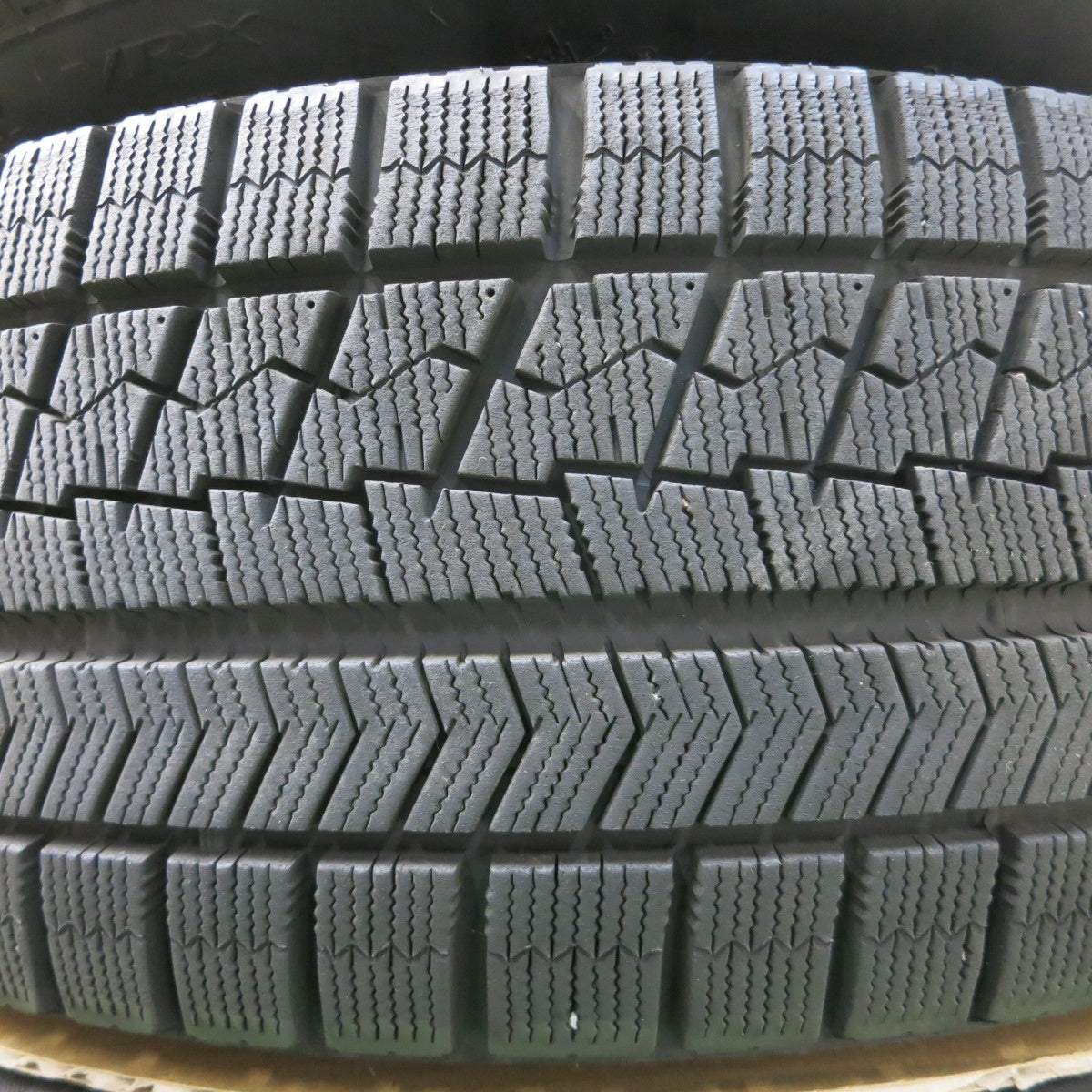 *送料無料* バリ溝！キレイ！9.5分★トヨタ 200系 クラウン アスリート 純正 225/45R18 スタッドレス ブリヂストン ブリザック VRX PCD114.3/5H★4061103ナス