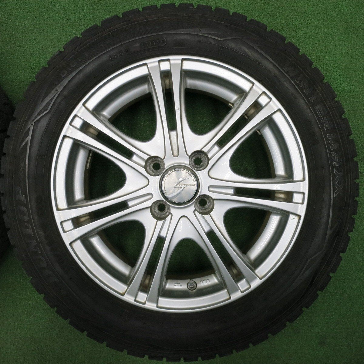 バリ溝！9分★スタッドレス 175/65R15 ダンロップ ウインターマックス WM01 STRANGER ストレンジャー 15インチ PCD100/4H★5012101NJス
