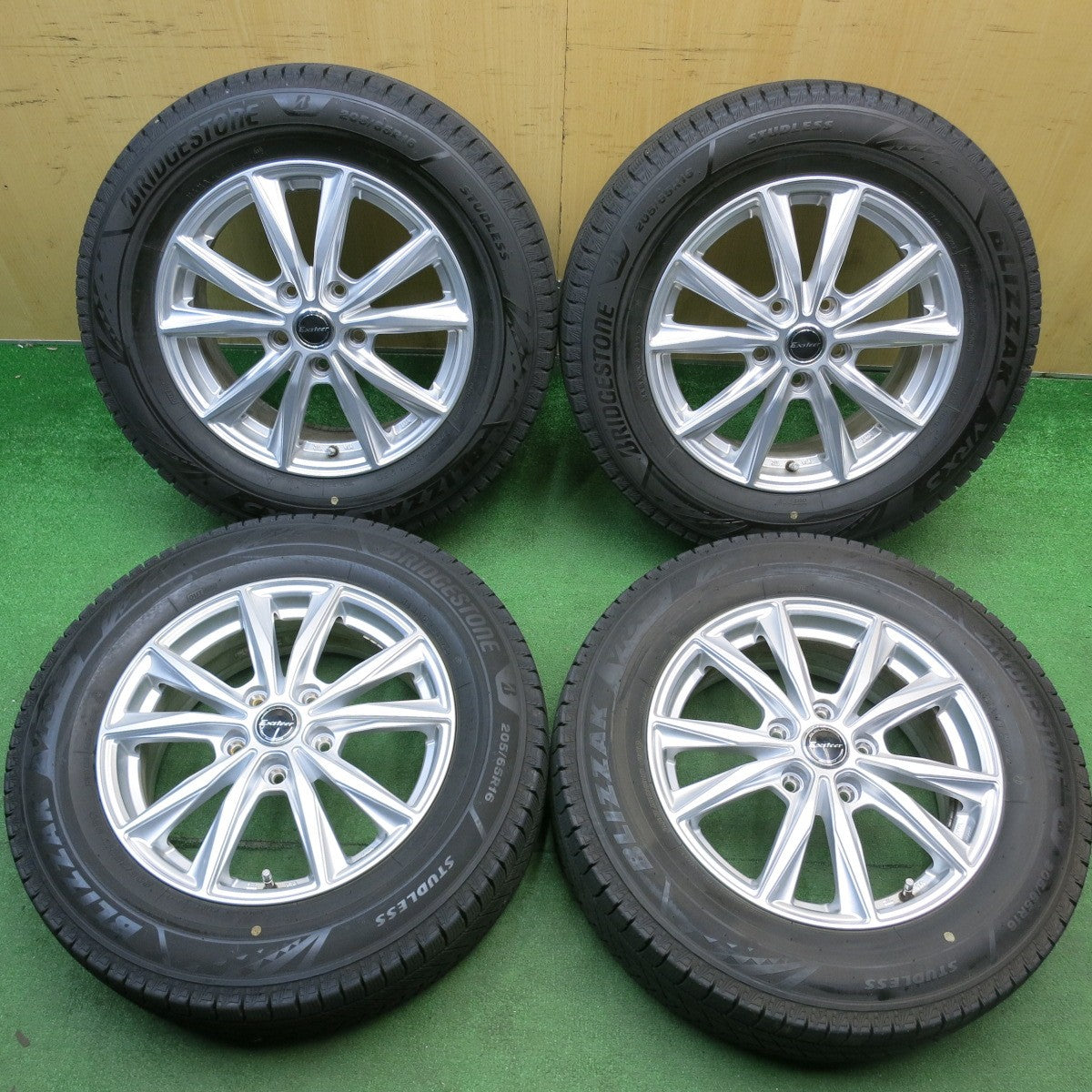バリ溝！25年！キレイ！9.5分★スタッドレス 205/65R16 ブリヂストン ブリザック VRX3 Exsteer エクスター 16インチ PCD114.3/5H★6041109HAス