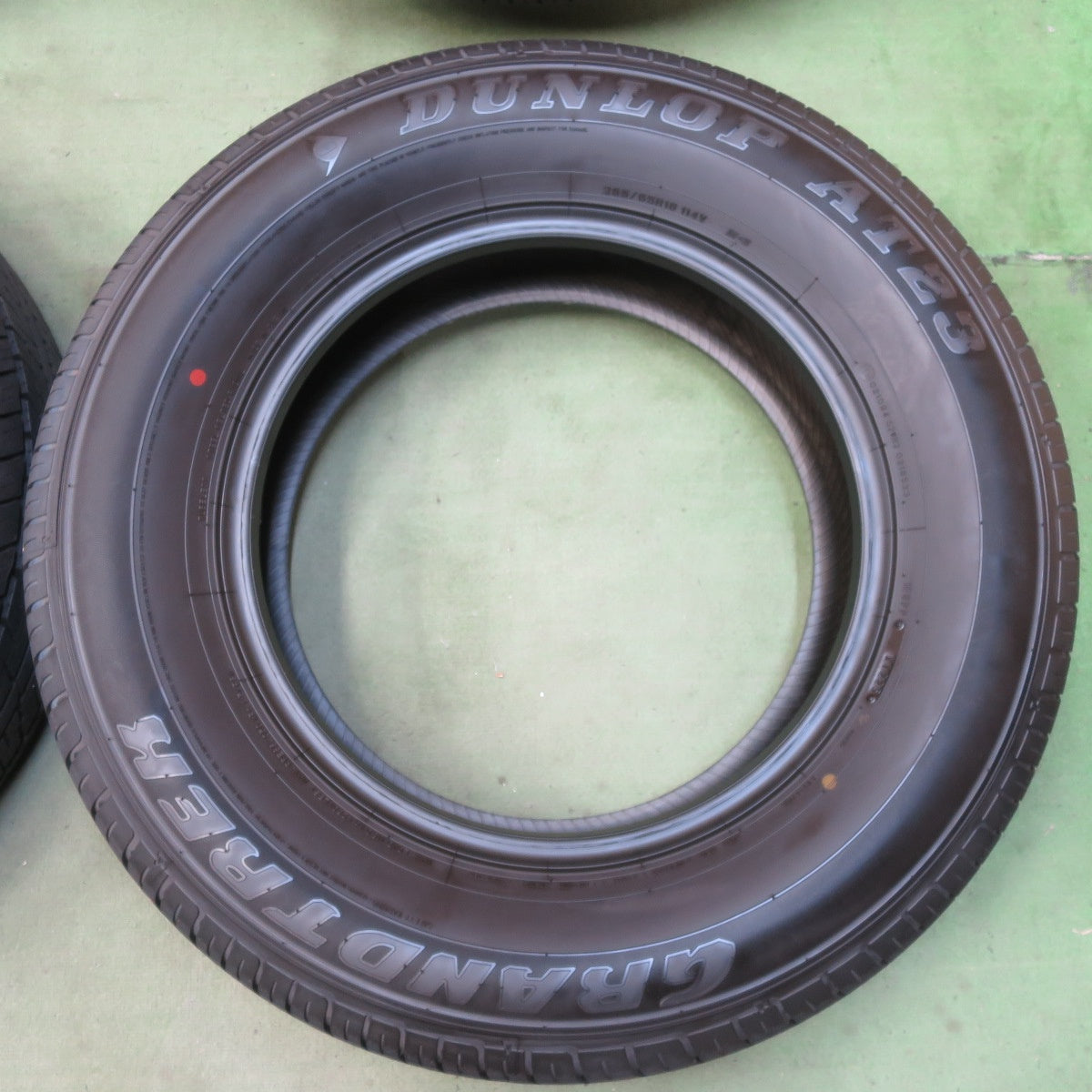 新車外し！25年★265/65R18 ダンロップ AT23 グラントレック タイヤ 18インチ ランクル 300 250 等★6070206イノタ