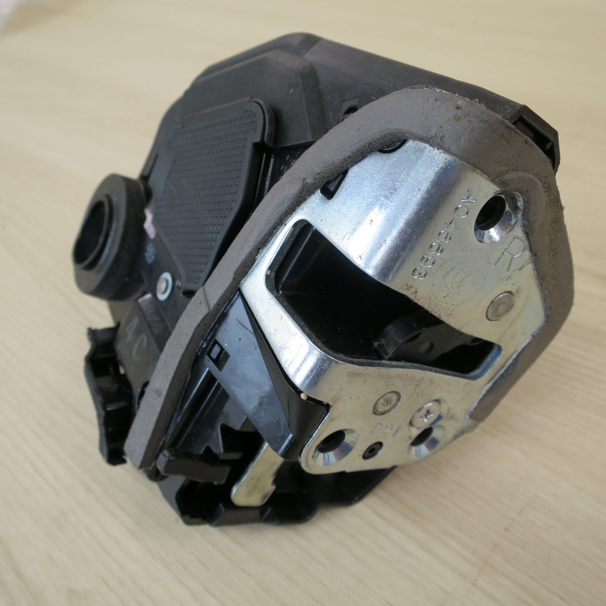 ♪トヨタ NHP10 アクア 等 純正 リア ドア ロック ソレノイド 69050-33120 右 側 のみ カー パーツ♪