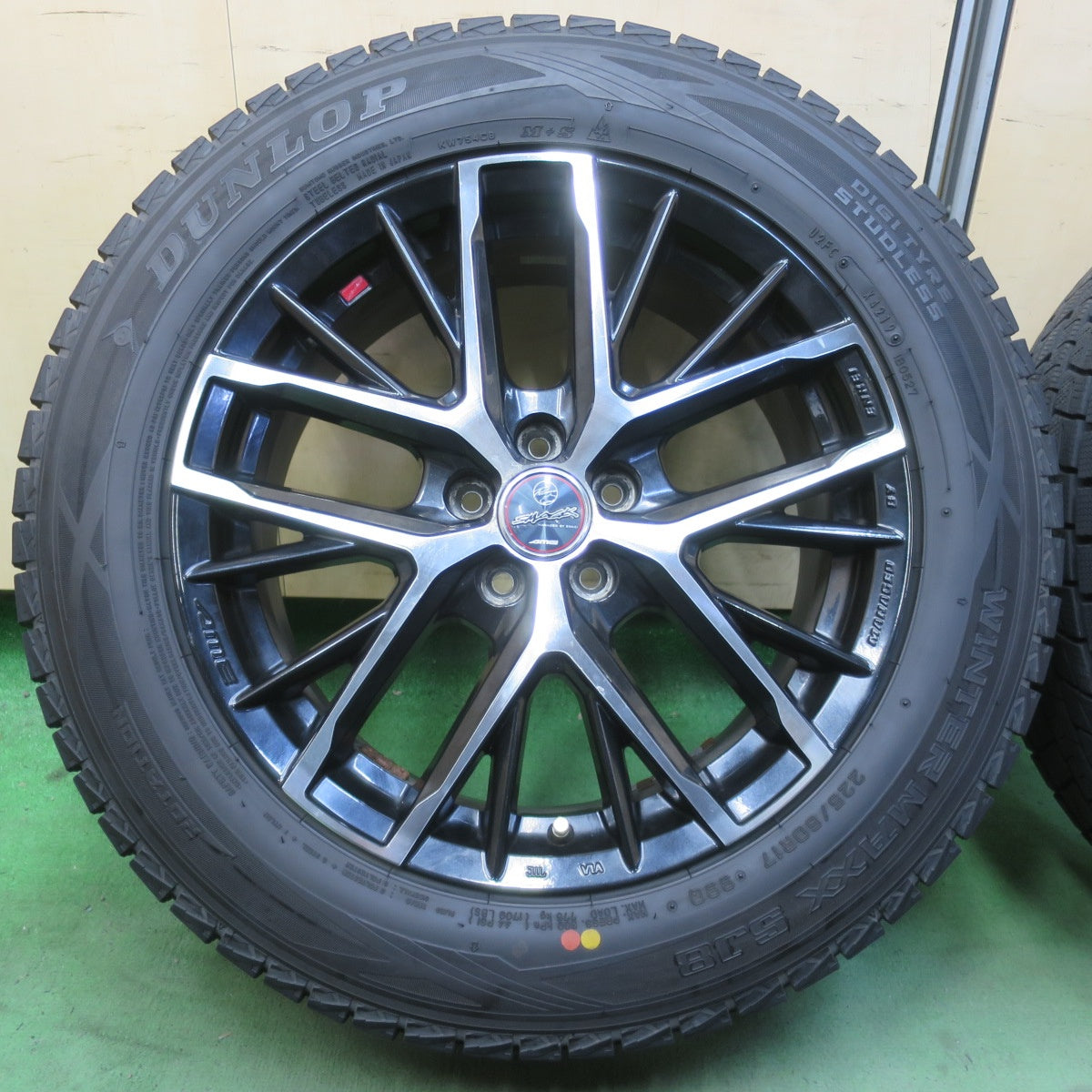 バリ溝！9.5分★フォレスター 等 225/60R17 スタッドレス ダンロップ ウインターマックス SJ8 SMACK ENKEI AME スマック エンケイ 17インチ PCD100/5H★6031408イス