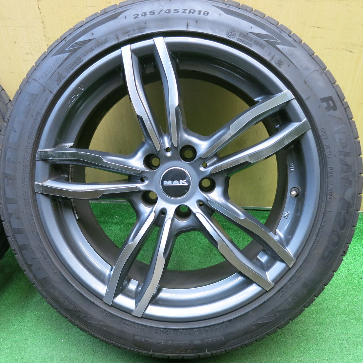 バリ溝！24年！9分★BMW 等 MAK LUFT FF 245/45R18 ミネルバ ラジアル F205 18インチ PCD112/5H★5042202TNノ