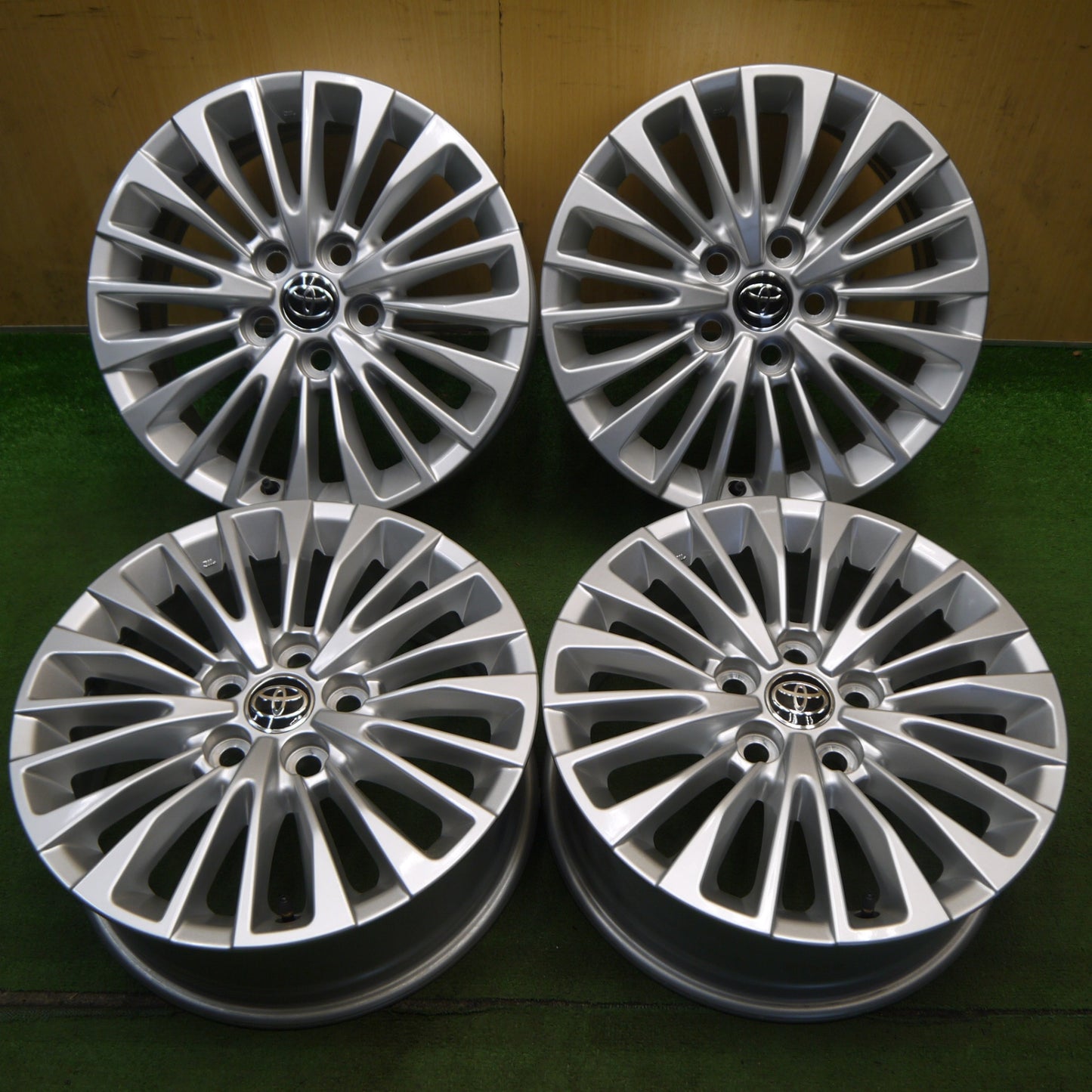 新車外し★トヨタ 40系 アルファード 純正 ホイール 17インチ 17×6.5J PCD120/5H★6070102KKホ