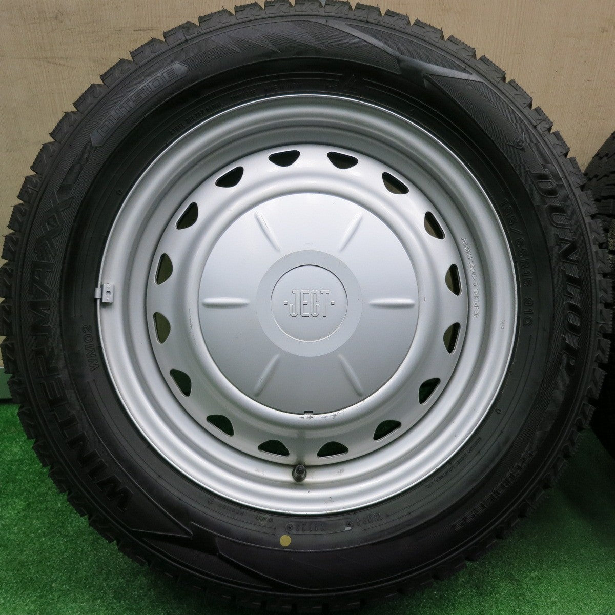 [送料無料] 超バリ溝！23年！キレイ！ほぼ10分★スタッドレス 195/65R15 ダンロップ ウインターマックス WM02 JECT スチール 15インチ PCD100 114.3/5H マルチ★4111602HAス