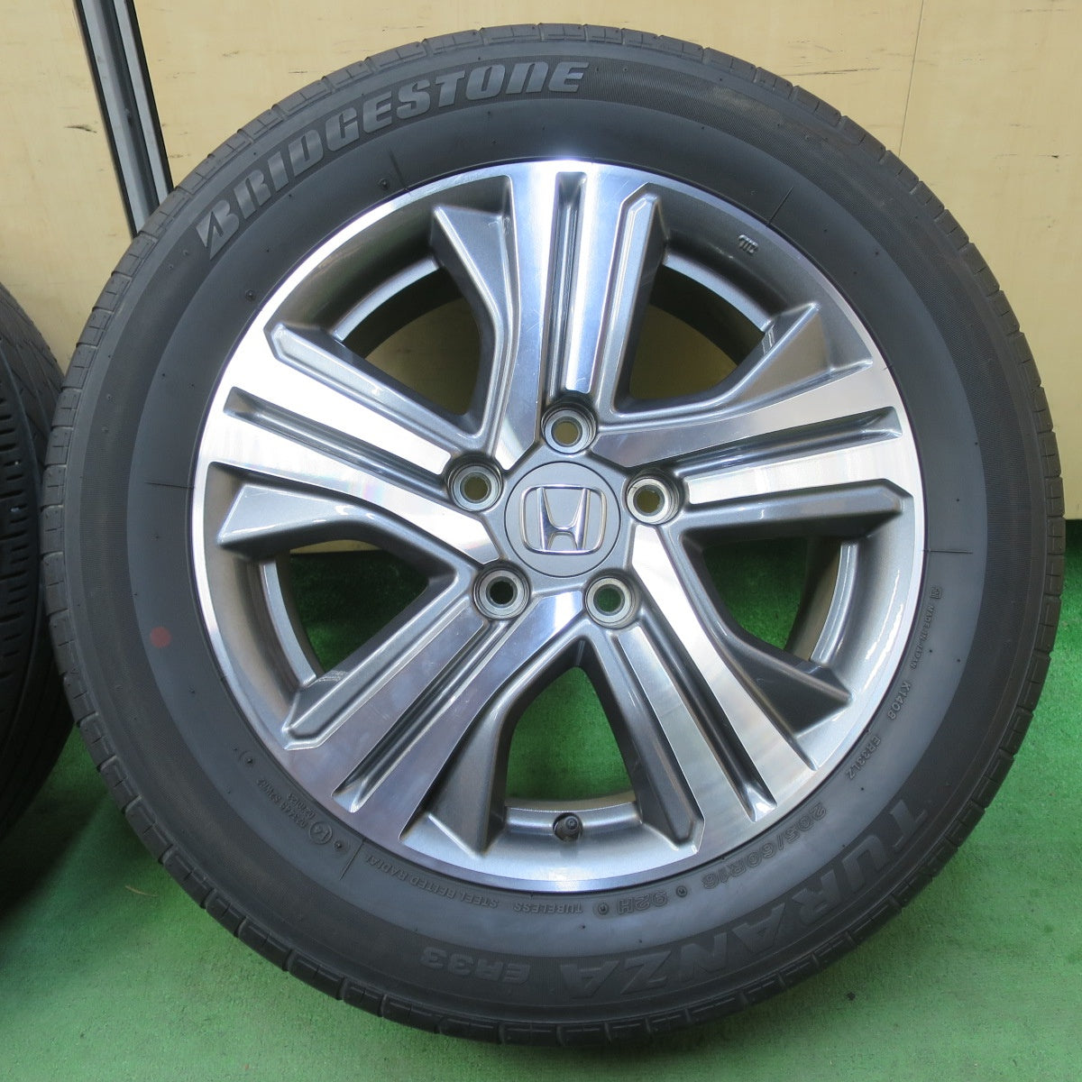 バリ溝！21年！キレイ！8.5分★ホンダ RP ステップワゴン 純正 205/60R16 ブリヂストン トランザ ER33 16インチ PCD114.3/5H★5050812イノ