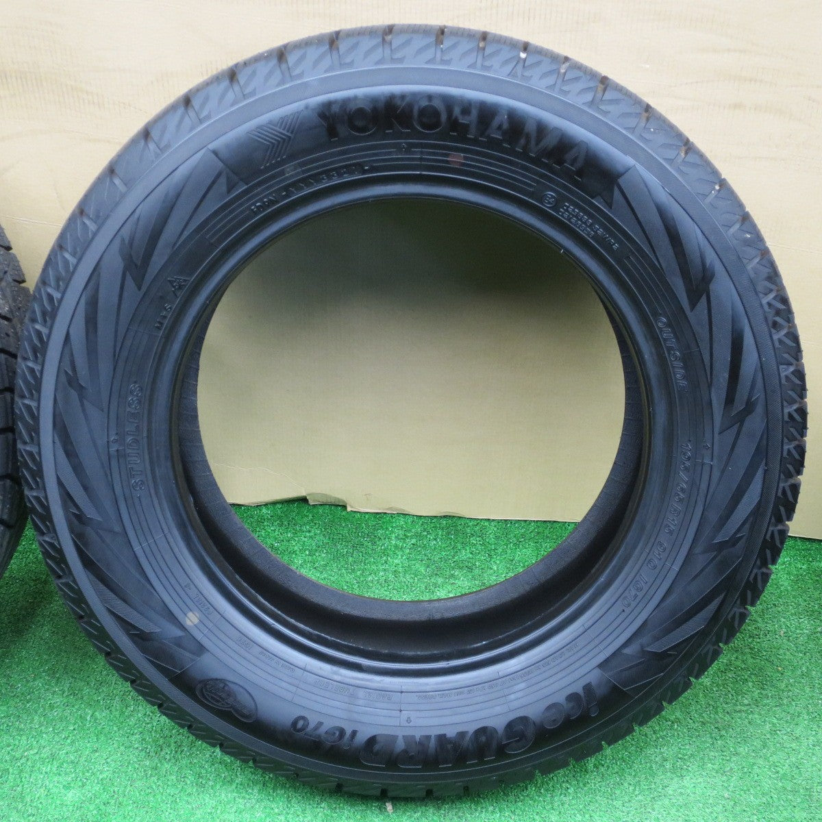 ほぼ未使用！21年★スタッドレス 195/65R15 ヨコハマ アイスガード iG70 タイヤ 15インチ ノア プリウス セレナ ヴォクシー ステップワゴン 等★5120702NKスタ