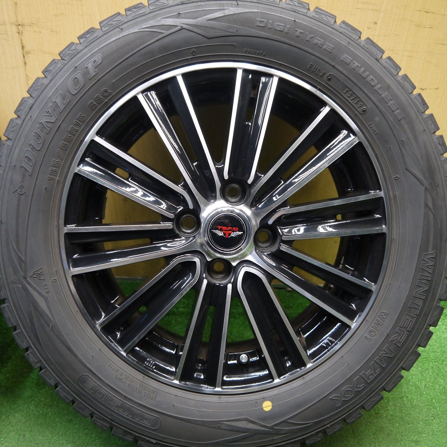 バリ溝！キレイ！9分★スタッドレス 185/65R15 ダンロップ ウインターマックス WM01 TEAD テッド 15インチ PCD100/4H★5060601Hス