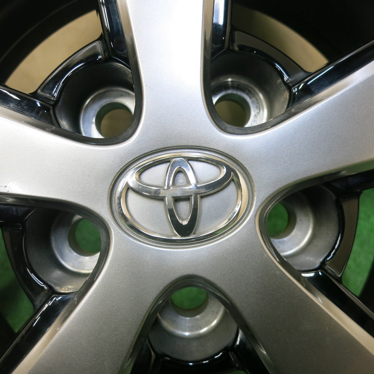 4本価格★トヨタ 30系 プリウス 純正 ホイール 15インチ 15×6J PCD100/5H★5062414SYホ