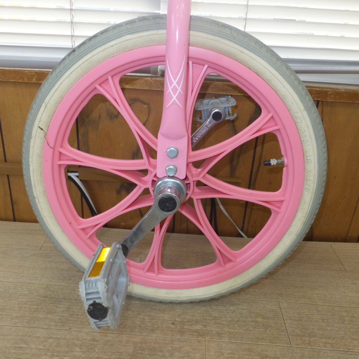 [送料無料] ★サギサカ SAGISAKA ユニサイクル UNICYCLE 一輪車 18インチ YL-09-04★