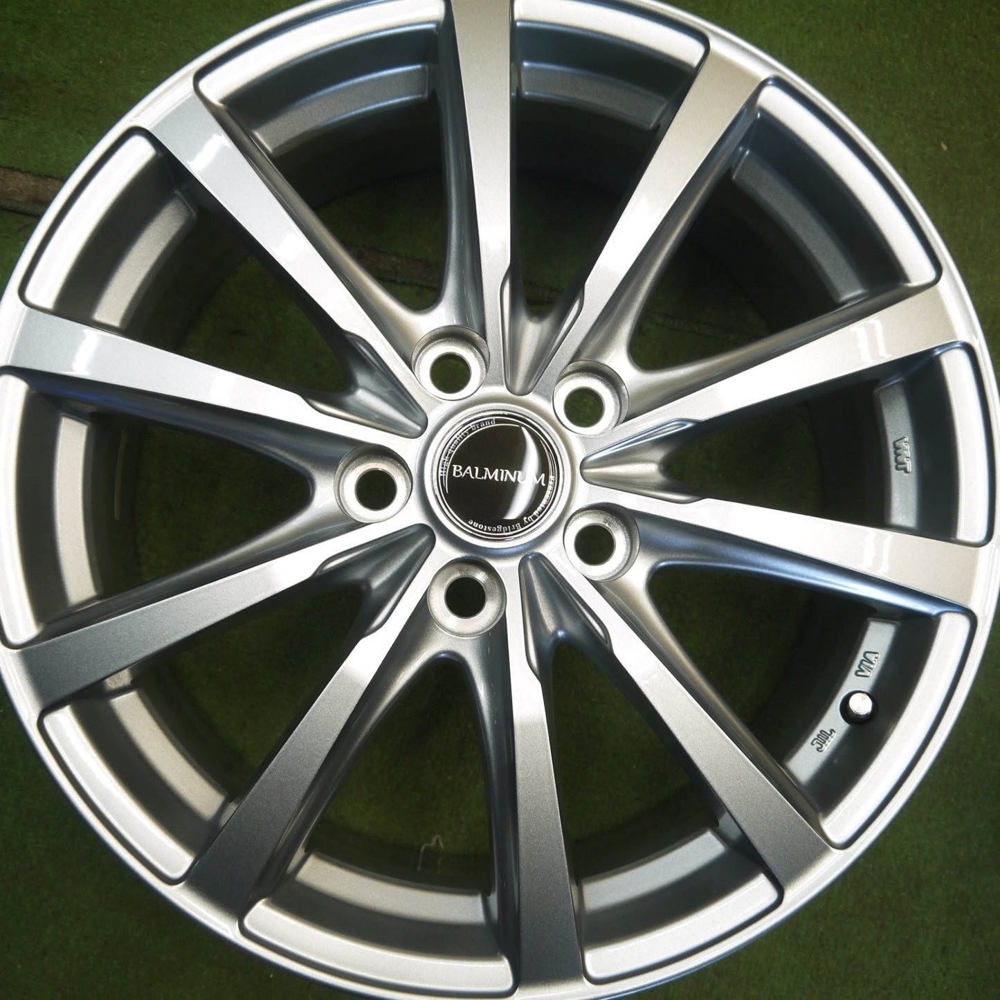 未使用★BALMINUM LS10 バルミナ 17インチ ホイール 17×6.5J PCD114.3/5H★6051910Hホ