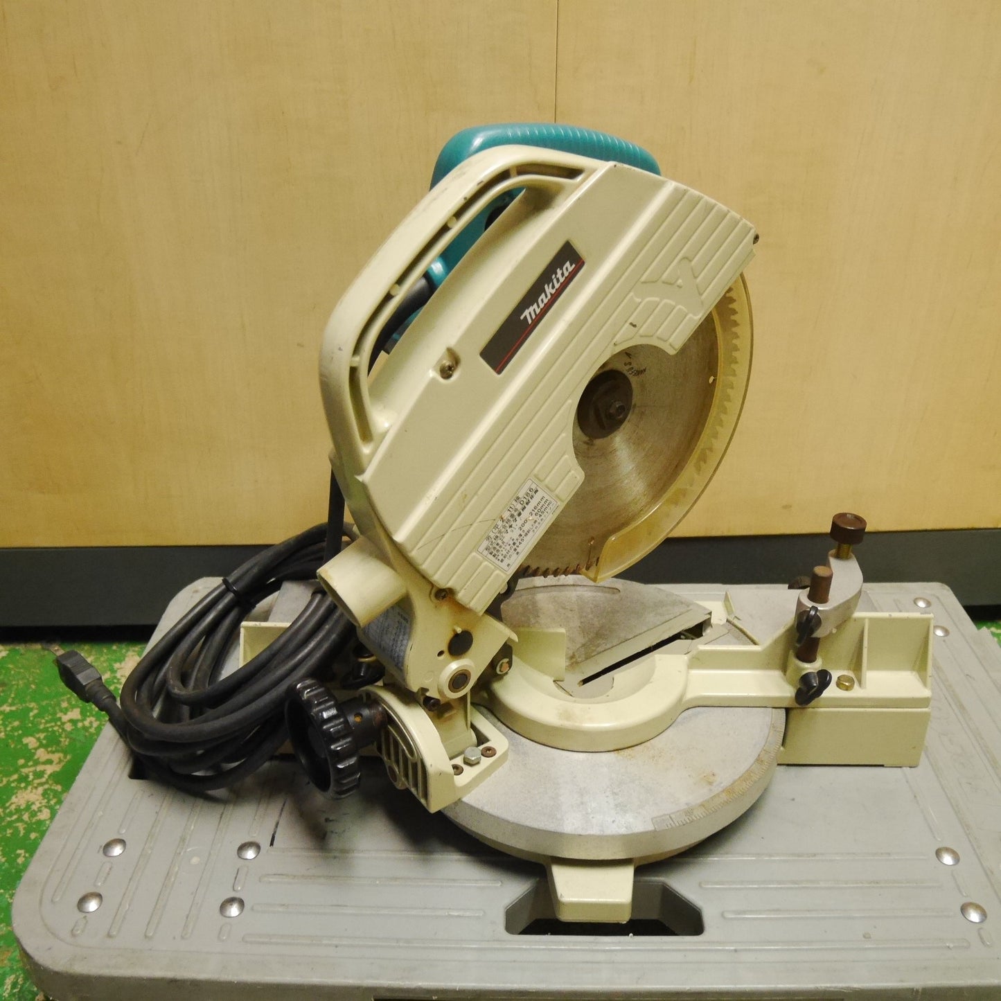 [送料無料] ☆マキタ 8型 卓上 マルノコ LSO820 電動 工具 切断機 丸のこ 丸ノコ 丸鋸 コード式 makita☆