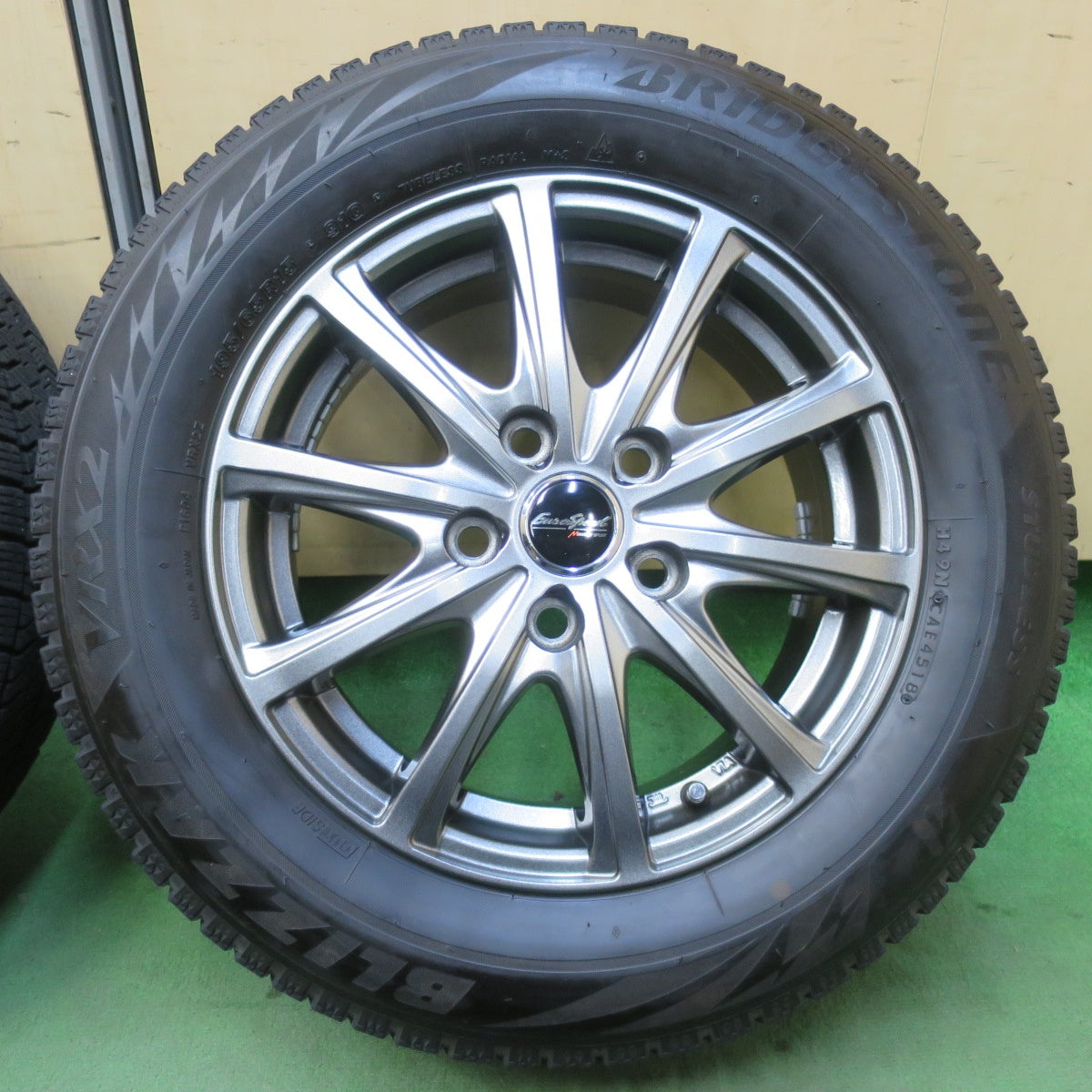 バリ溝！キレイ！9分★スタッドレス 195/65R15 ブリヂストン ブリザック VRX2 EuroSpeed MANARAY SPORT ユーロスピード 15インチ PCD114.3/5H★5112103イス