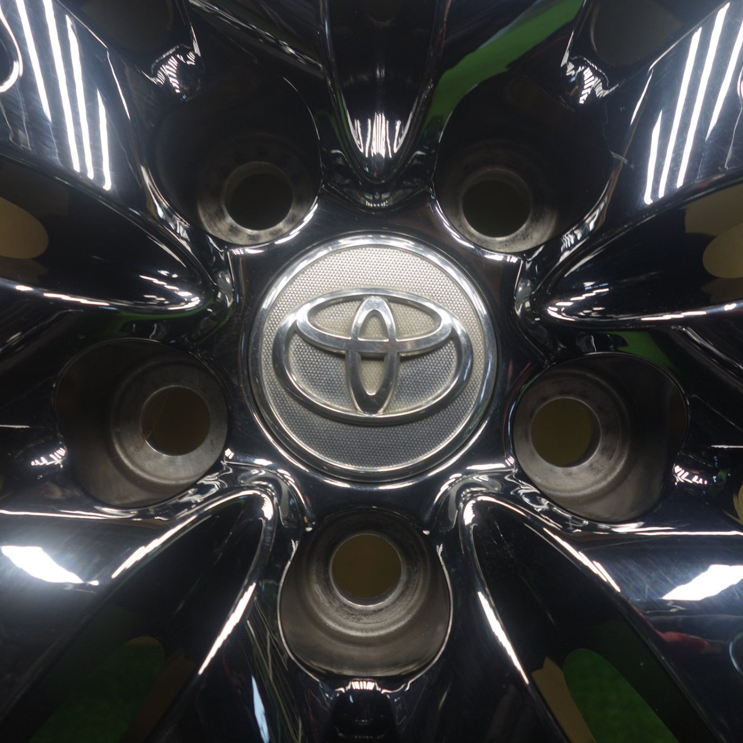 バリ溝！9.5分★トヨタ 220系 クラウン Gエグゼクティブ 純正 225/55R18 ヨコハマ ブルーアース RV-02 18インチ PCD114.3/5H★6041504KTノ