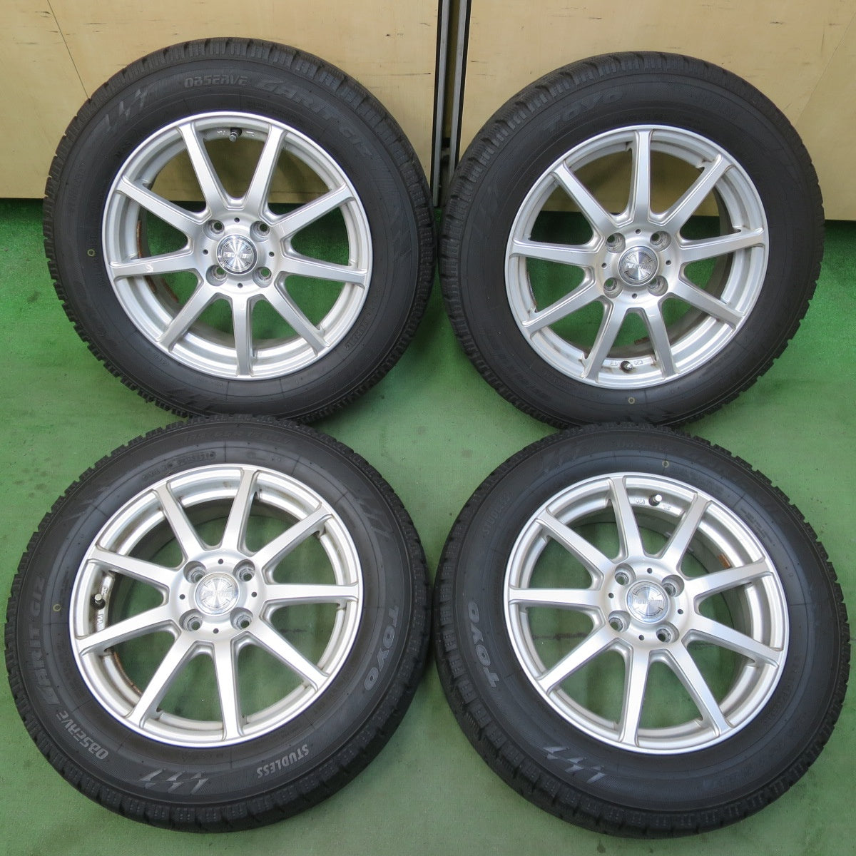 バリ溝！9分★スタッドレス 185/65R15 トーヨー オブザーブ ガリット GIZ ravrion ラブリオン 15インチ PCD100/4H★6033101イス