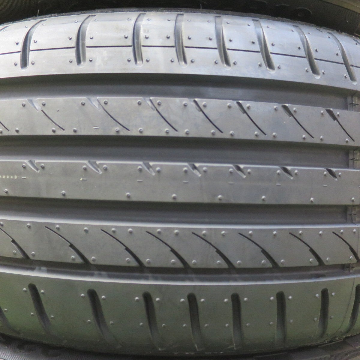 未使用！25年◎225/45R18 ADRENO CST AD-R9 アドレノ タイヤ 18インチ レヴォーグ オデッセイ ヴェゼル カムリ プリウスα クラウン 等◎6092516イノタ