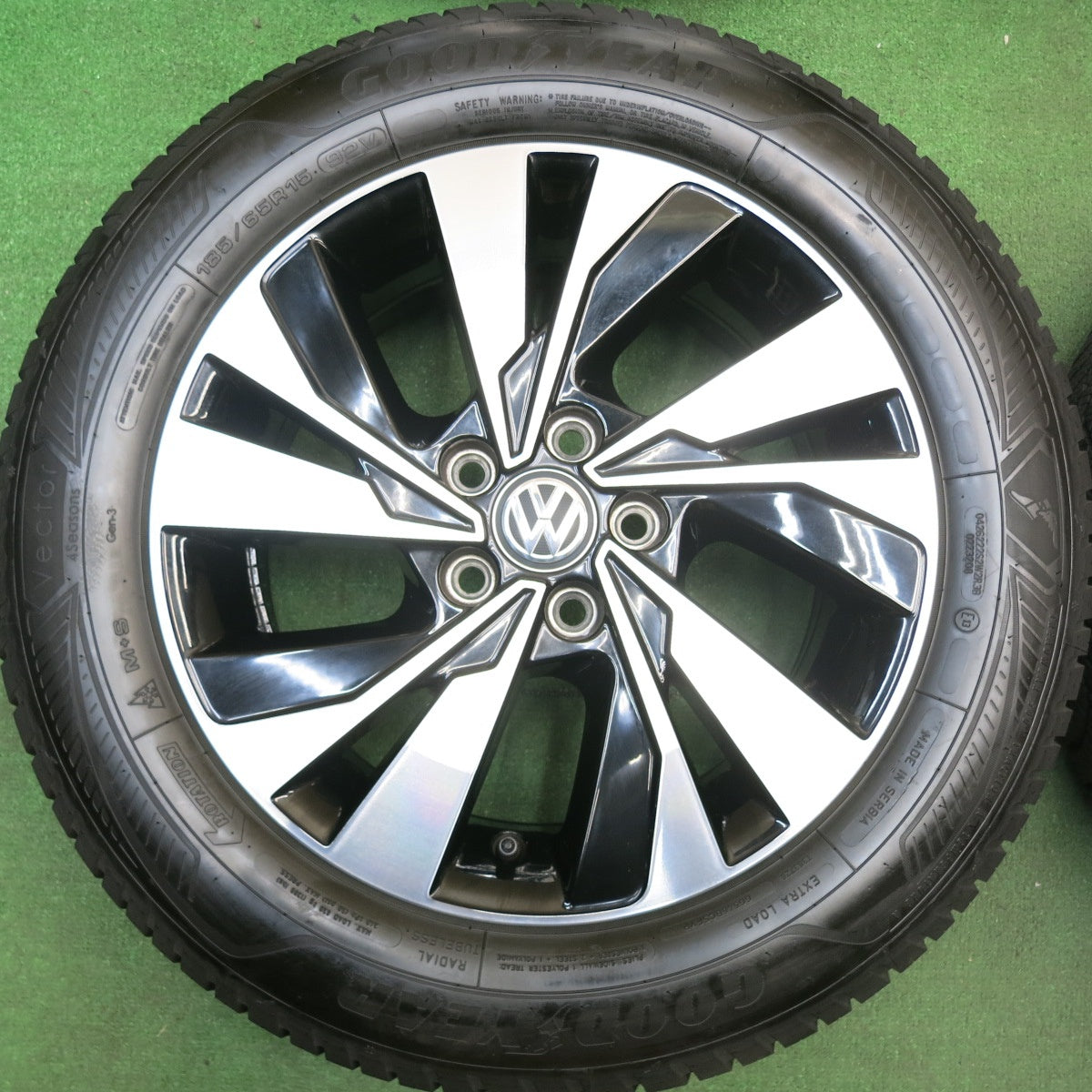 バリ溝！25年！キレイ！9分★ワーゲン ポロ TSI コンフォートライン 純正 185/65R15 グッドイヤー Vector 4Seasons Gen-3 オールシーズン 15インチ PCD100/5H★6031405HAノ