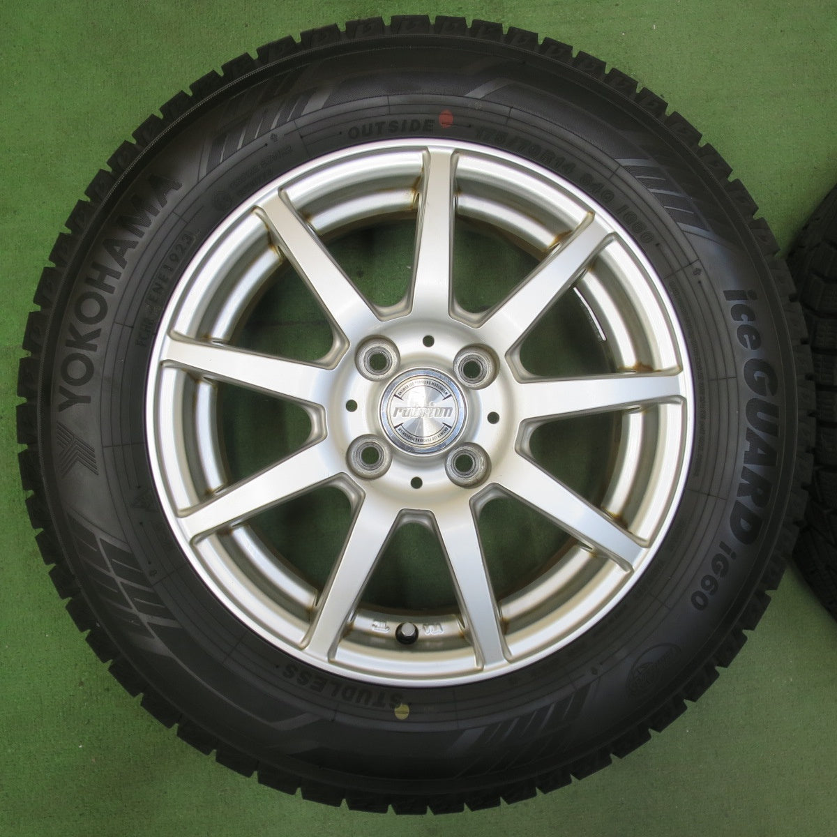 バリ溝！23年！ほぼ10分★スタッドレス 175/70R14 ヨコハマ アイスガード iG60 ravrion ラブリオン 14インチ PCD100/4H★5111808イス