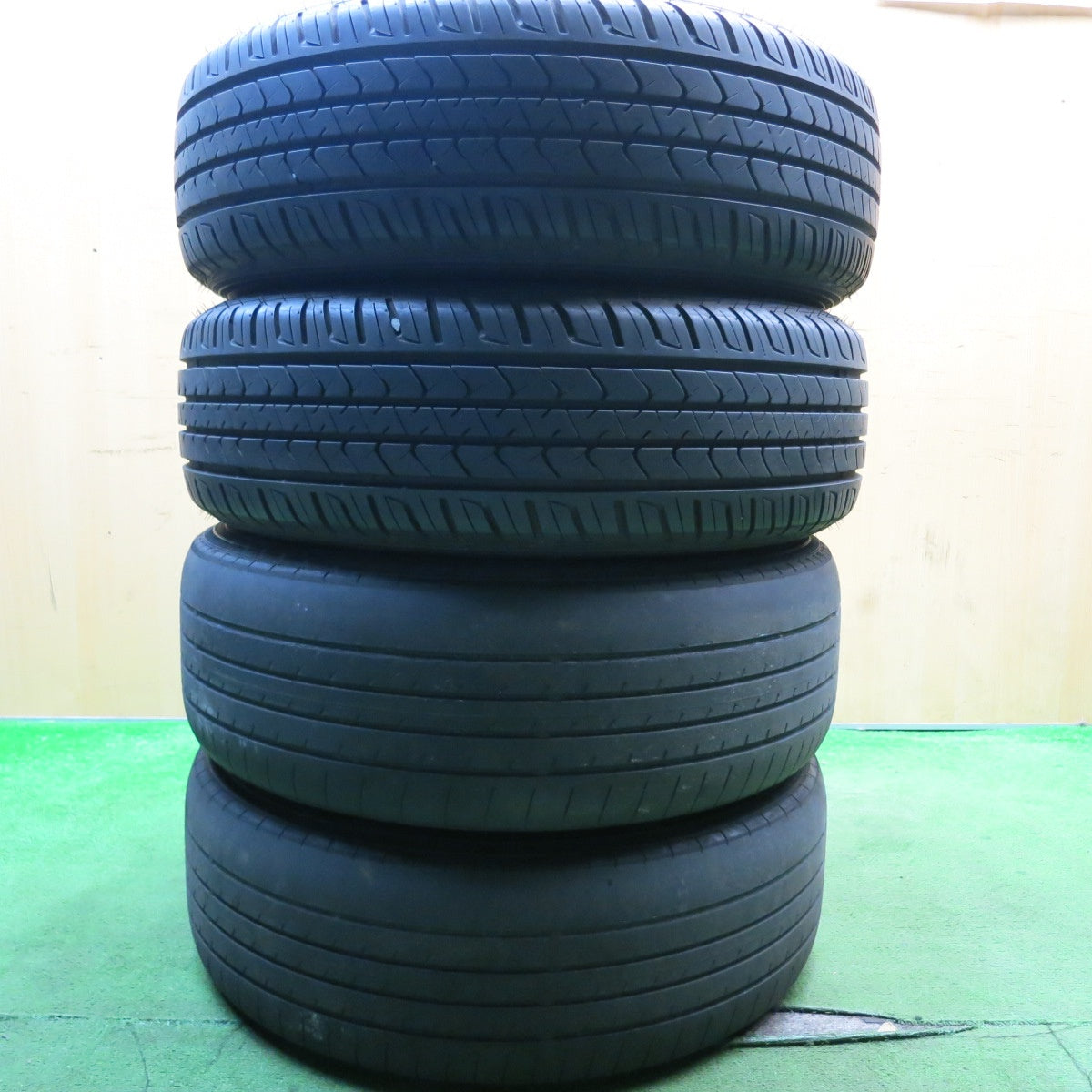 バリ溝！24年！キレイ！9.5分★トヨタ RAV4 G 純正 225/60R18 グッドイヤー EfficientGrip SUV HP01 ヨコハマ BluEarth-XT AE61 18インチ PCD114.3/5H★5052507HAノ