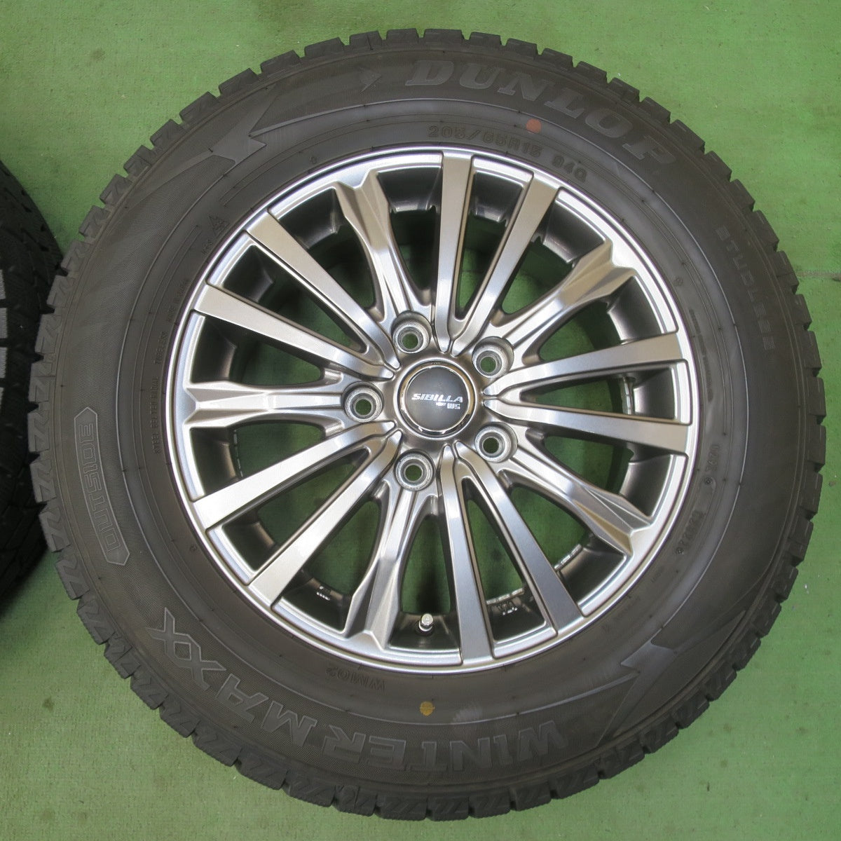 バリ溝！22年！キレイ！9.5分★スタッドレス 205/65R15 ダンロップ ウインターマックス WM02 SIBILLA NEXT W5 シビラ 15インチ PCD114.3/5H★6030303イス