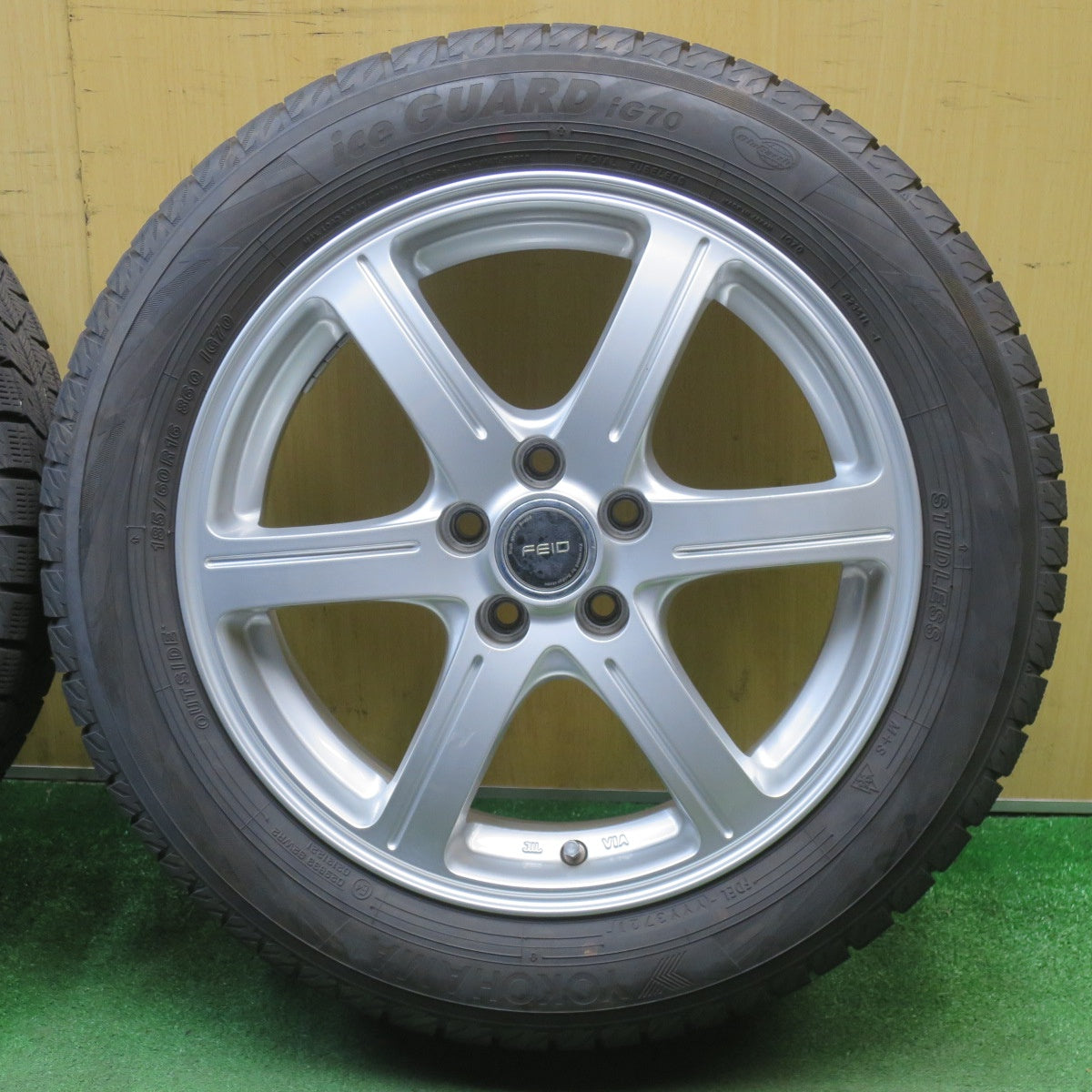 バリ溝！キレイ！9.5分以上★ラクティス 等 185/60R16 スタッドレス ヨコハマ アイスガード iG70 FEID フェイド 16インチ PCD100/5H★6032502NJス