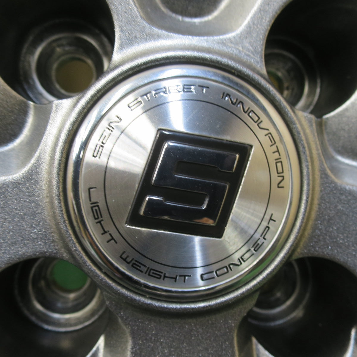 バリ溝！キレイ！8.5分★スタッドレス 185/65R15 トーヨー オブザーブ GIZ2 SEIN ザイン 15インチ PCD100/4H★5102012イス