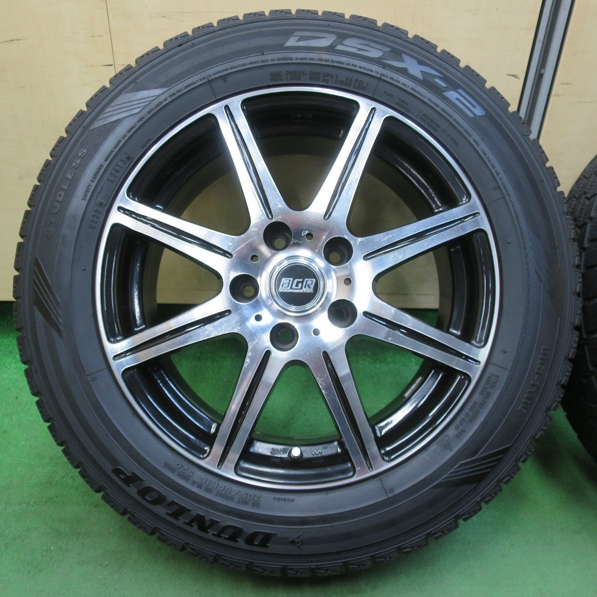 バリ溝！9.5分★スタッドレス 205/60R16 ダンロップ DSX-2 AGR aggression 16インチ PCD114.3/5H★5032407イス