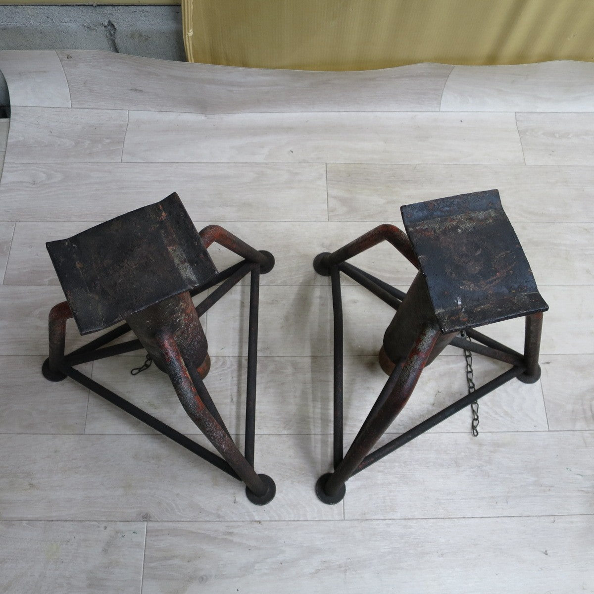 [送料無料] 2点まとめ売り◆馬 ジャッキ ウマ うま ジャッキ メーカー 型式 不明 工具 ジャッキスタンド 自動車整備 車検 タイヤ交換 等に 現状品◆