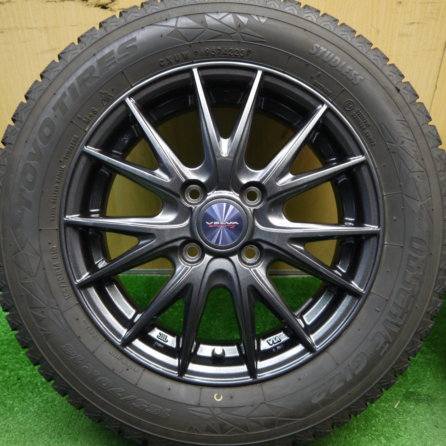 バリ溝！23年！キレイ！9分★スタッドレス 165/70R14 トーヨー オブザーブ GIZ2 VELVA SPORTZ ヴェルヴァ 14インチ PCD100/4H★5042206Hス